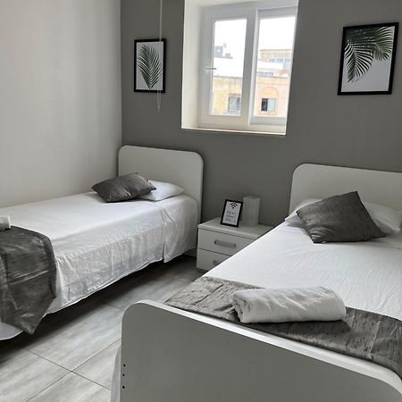 F3 Room 3, Private Room Two Single Beds Shared Bathroom 姆西达 外观 照片