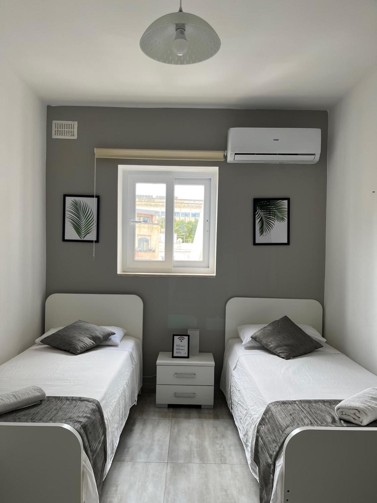 F3 Room 3, Private Room Two Single Beds Shared Bathroom 姆西达 外观 照片